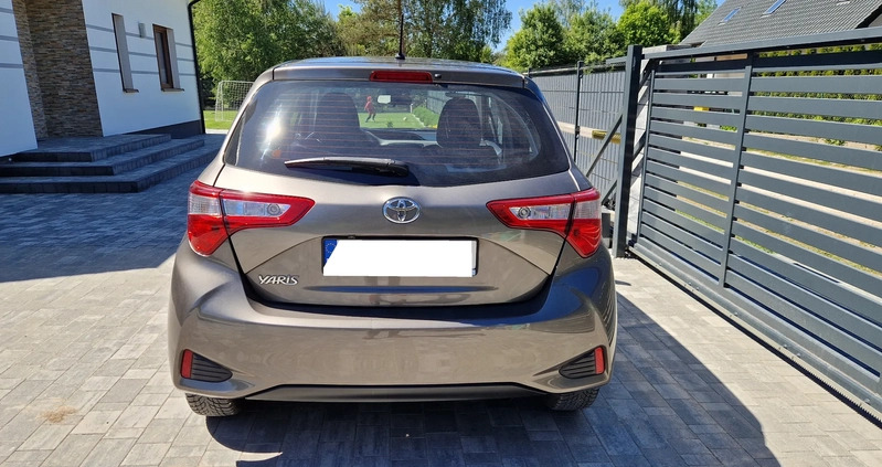 Toyota Yaris cena 53900 przebieg: 98000, rok produkcji 2020 z Toruń małe 232